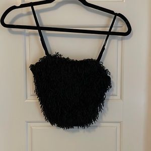 Feather like black crop